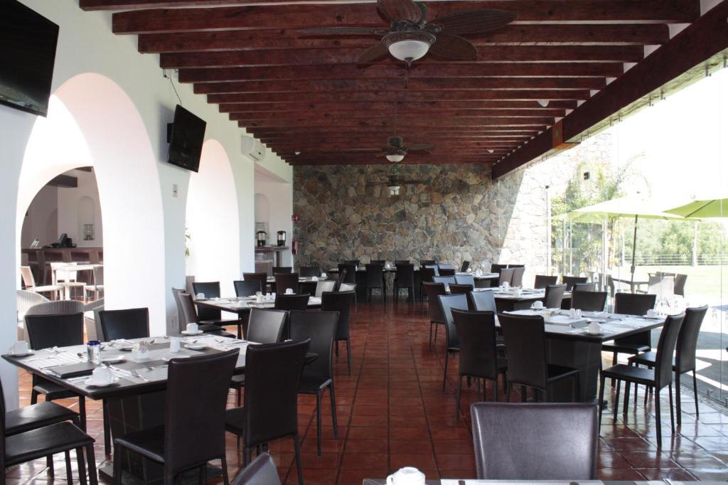 Hotel Villa Mexicana Golf&Equestrian Resort El Pueblito  Exterior foto